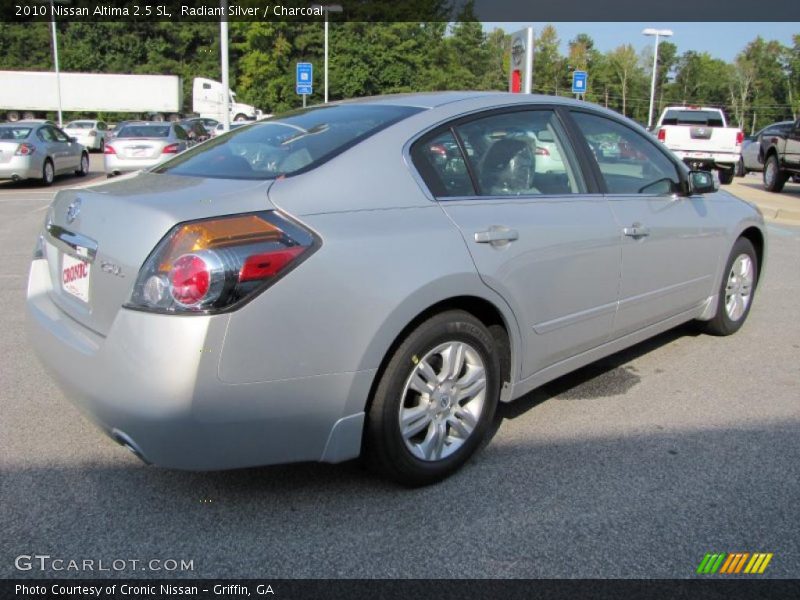 Radiant Silver / Charcoal 2010 Nissan Altima 2.5 SL