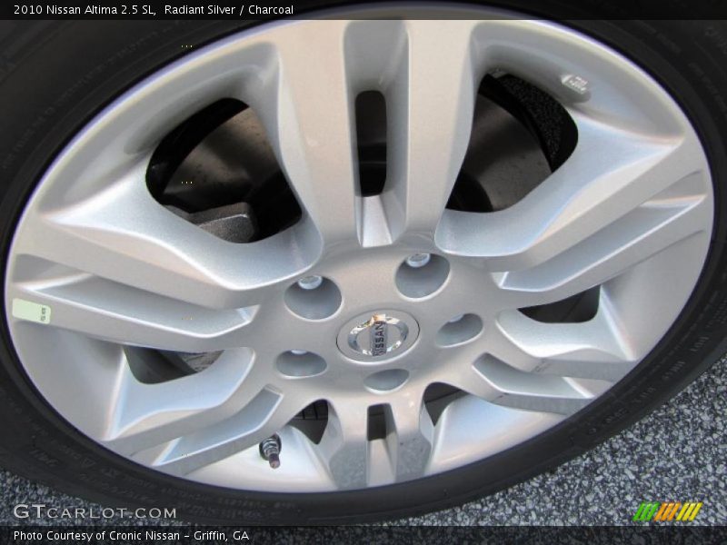Radiant Silver / Charcoal 2010 Nissan Altima 2.5 SL