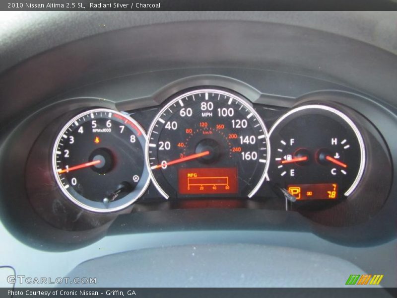 Radiant Silver / Charcoal 2010 Nissan Altima 2.5 SL