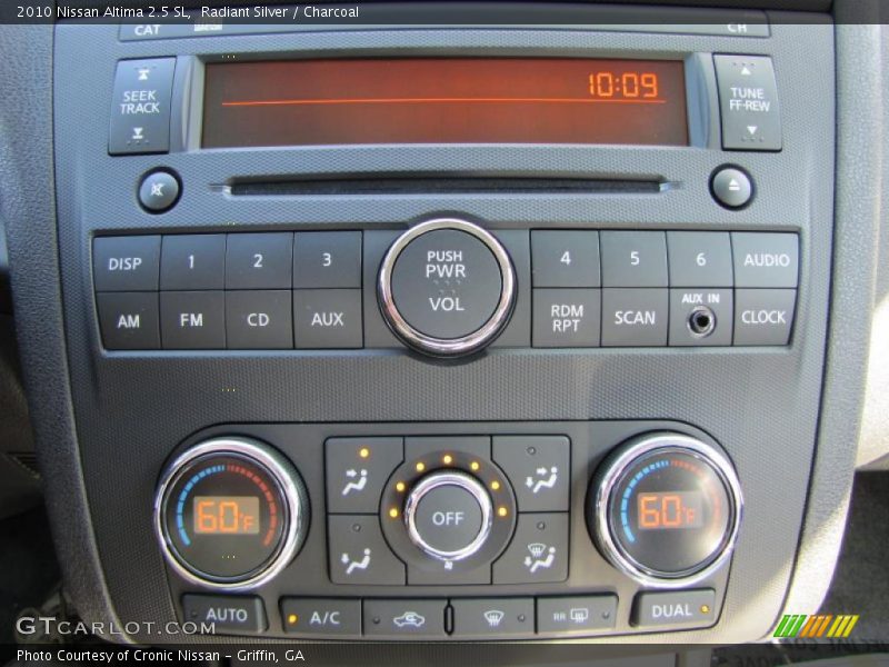 Radiant Silver / Charcoal 2010 Nissan Altima 2.5 SL