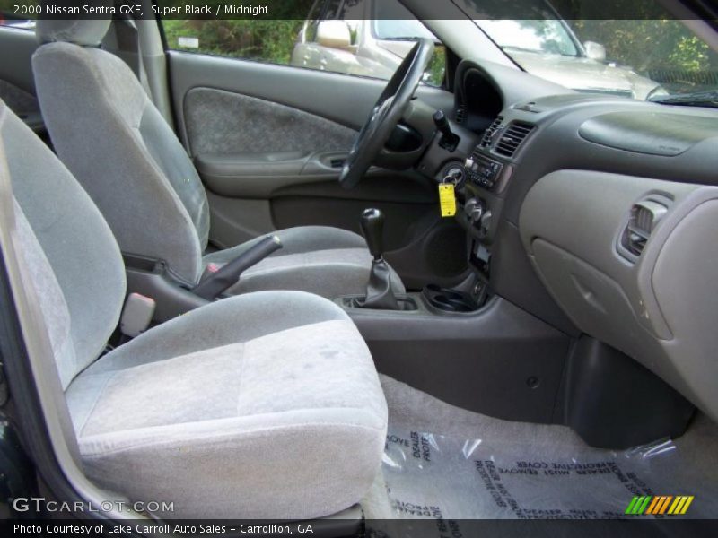 Super Black / Midnight 2000 Nissan Sentra GXE