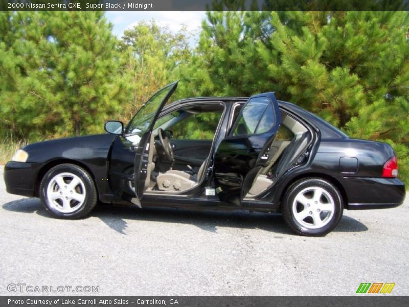 Super Black / Midnight 2000 Nissan Sentra GXE