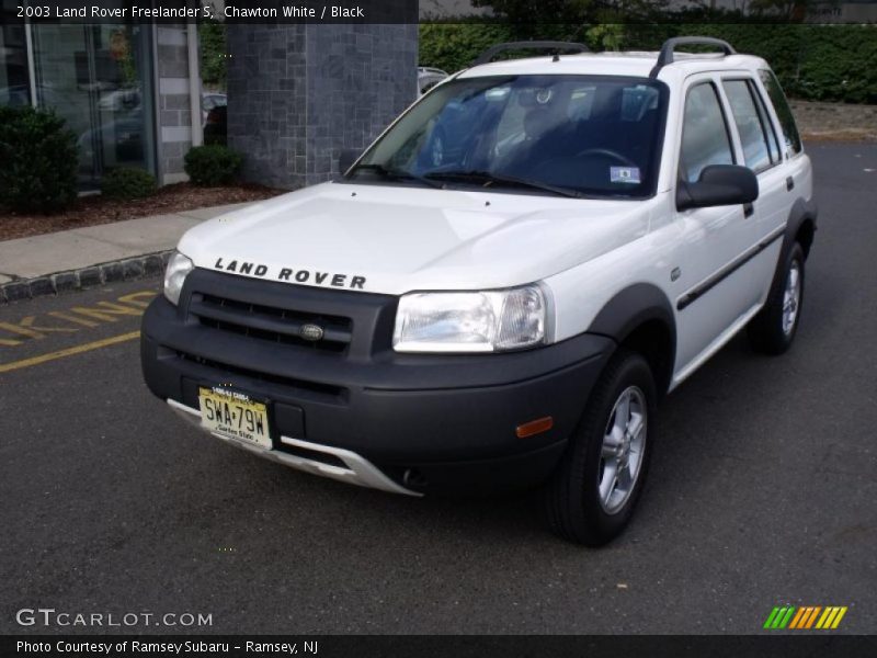Chawton White / Black 2003 Land Rover Freelander S