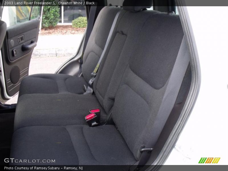 Chawton White / Black 2003 Land Rover Freelander S