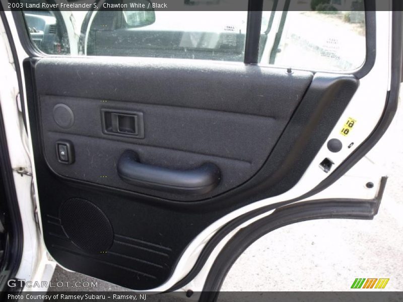 Chawton White / Black 2003 Land Rover Freelander S
