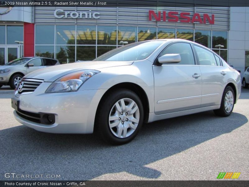 Radiant Silver Metallic / Frost 2009 Nissan Altima 2.5 S