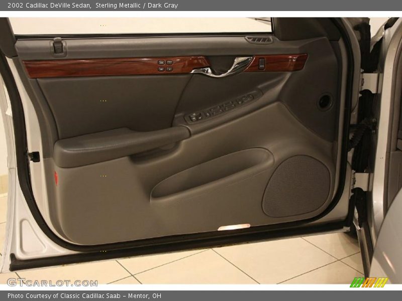 Sterling Metallic / Dark Gray 2002 Cadillac DeVille Sedan
