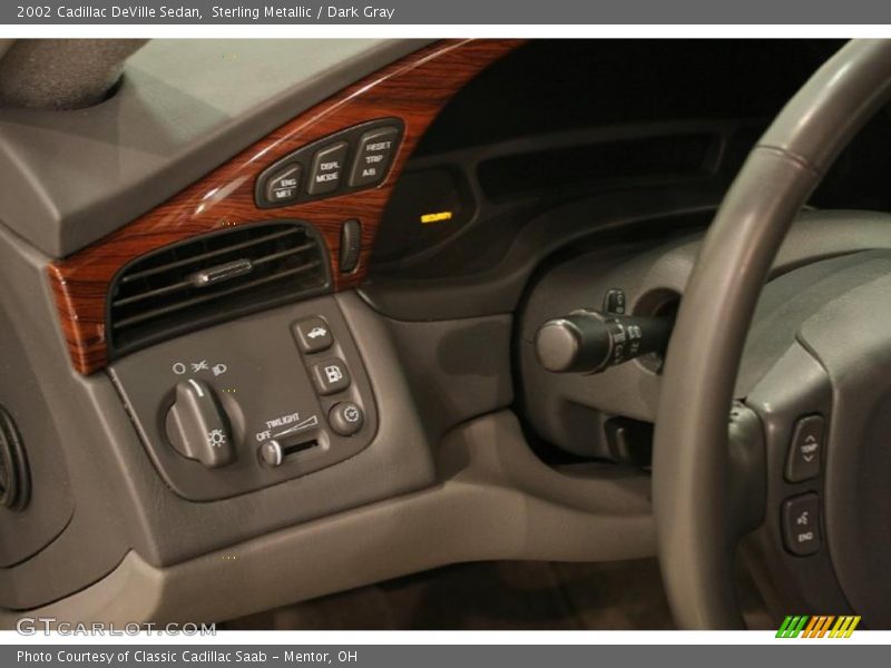 Sterling Metallic / Dark Gray 2002 Cadillac DeVille Sedan