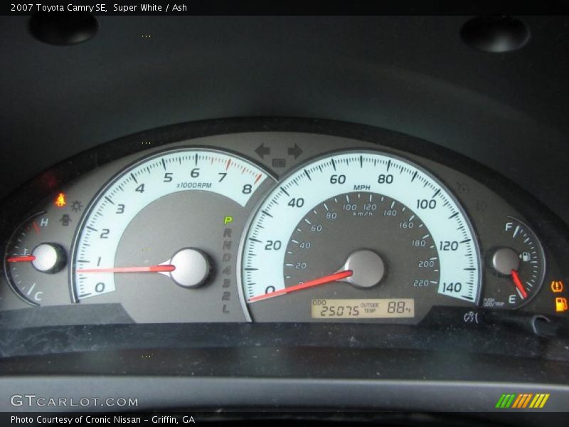 Super White / Ash 2007 Toyota Camry SE