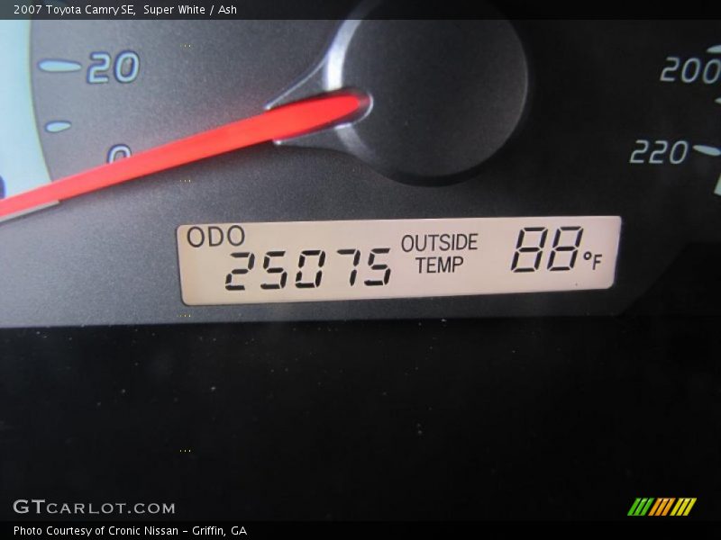 Super White / Ash 2007 Toyota Camry SE