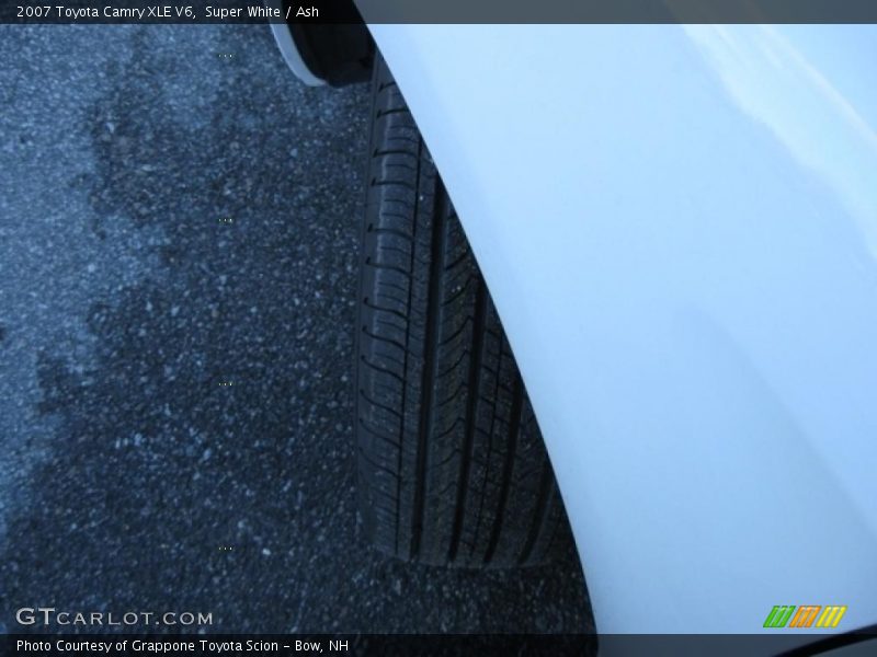 Super White / Ash 2007 Toyota Camry XLE V6