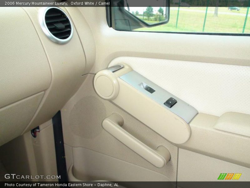 Oxford White / Camel 2006 Mercury Mountaineer Luxury