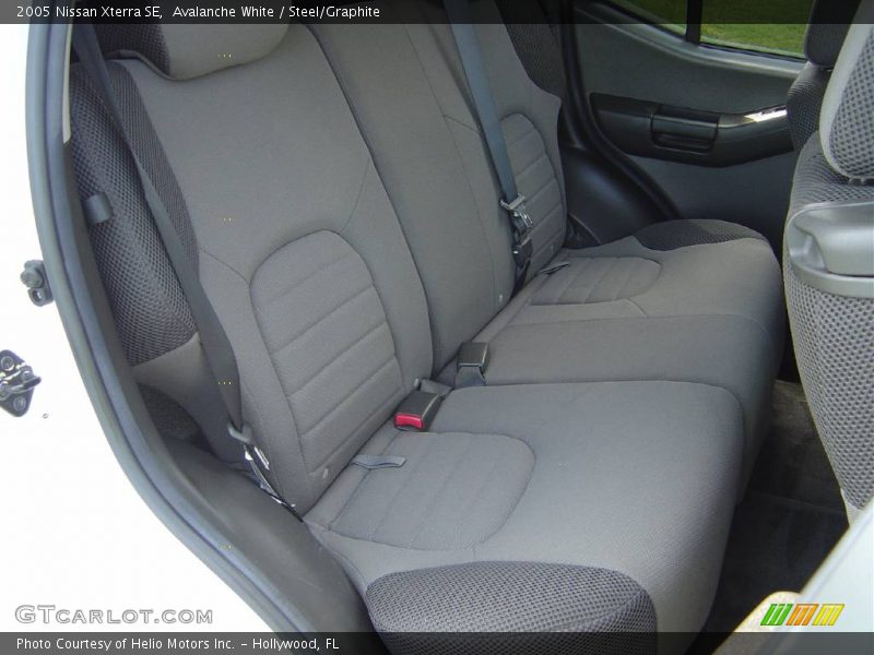 Avalanche White / Steel/Graphite 2005 Nissan Xterra SE