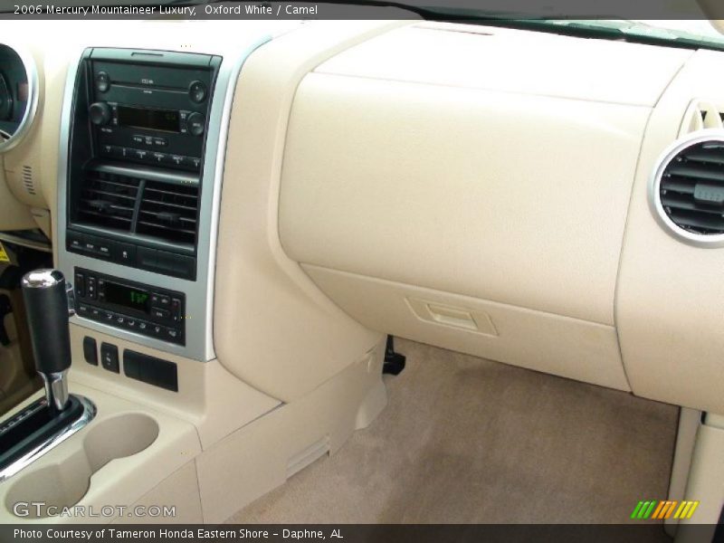 Oxford White / Camel 2006 Mercury Mountaineer Luxury