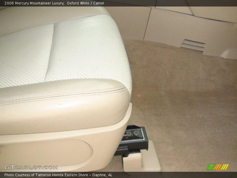 Oxford White / Camel 2006 Mercury Mountaineer Luxury