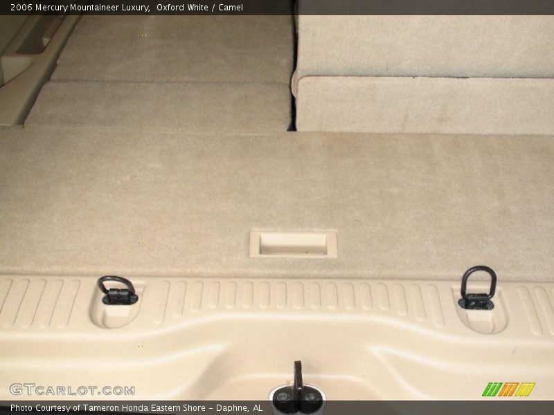 Oxford White / Camel 2006 Mercury Mountaineer Luxury