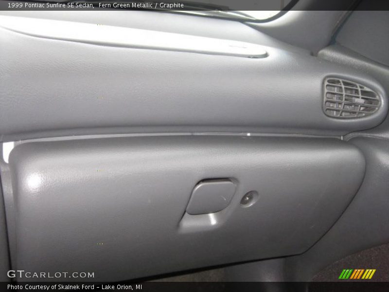 Fern Green Metallic / Graphite 1999 Pontiac Sunfire SE Sedan