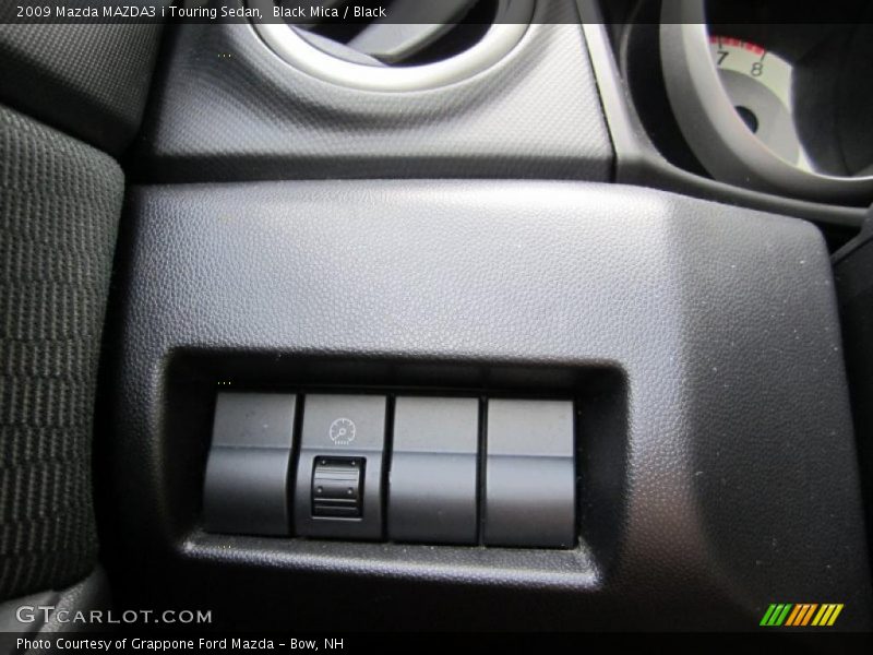 Black Mica / Black 2009 Mazda MAZDA3 i Touring Sedan