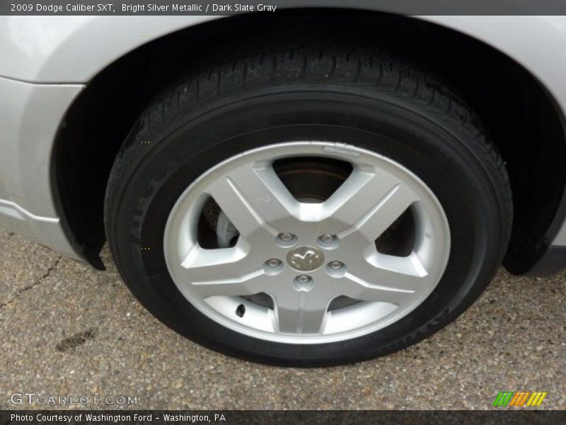 Bright Silver Metallic / Dark Slate Gray 2009 Dodge Caliber SXT