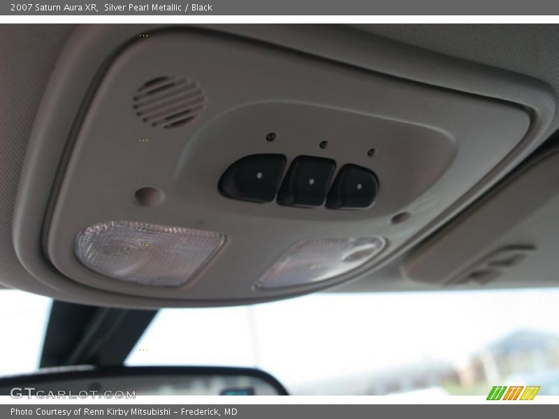 Silver Pearl Metallic / Black 2007 Saturn Aura XR