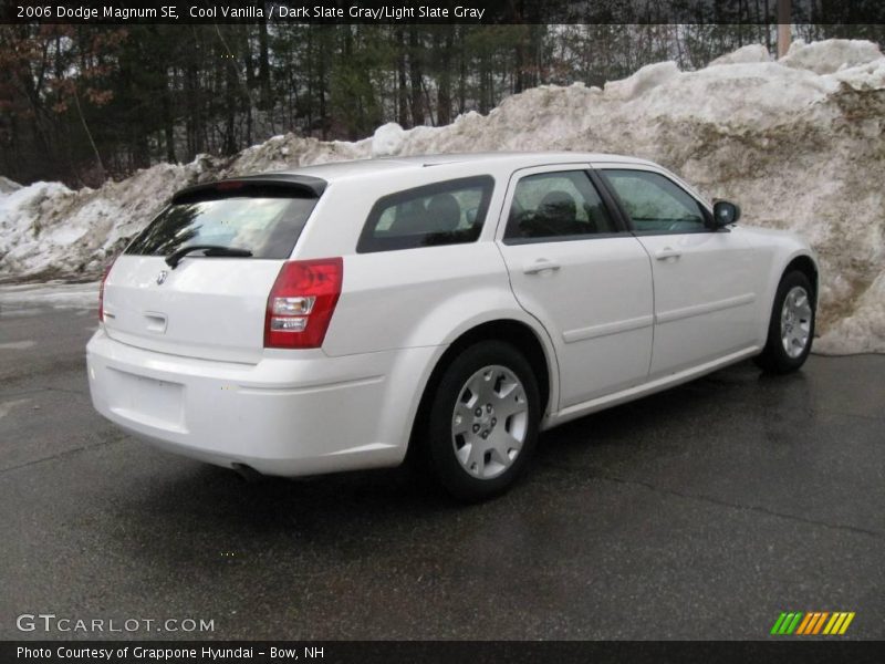 Cool Vanilla / Dark Slate Gray/Light Slate Gray 2006 Dodge Magnum SE