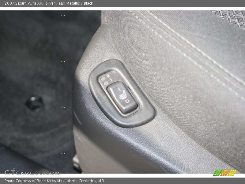 Silver Pearl Metallic / Black 2007 Saturn Aura XR