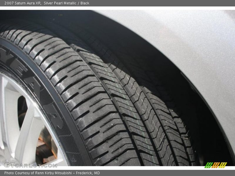 Silver Pearl Metallic / Black 2007 Saturn Aura XR