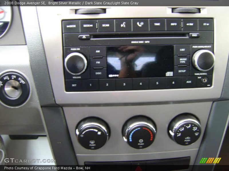 Bright Silver Metallic / Dark Slate Gray/Light Slate Gray 2008 Dodge Avenger SE