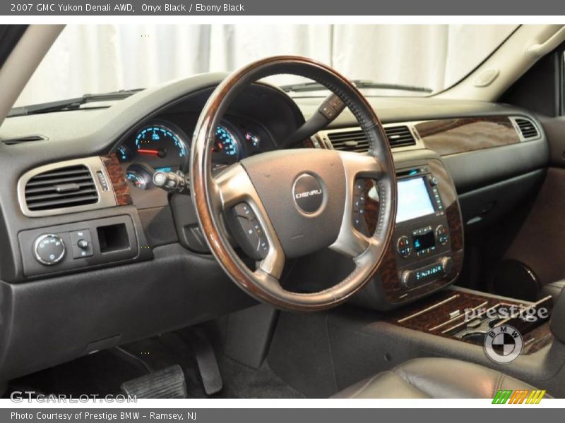 Onyx Black / Ebony Black 2007 GMC Yukon Denali AWD