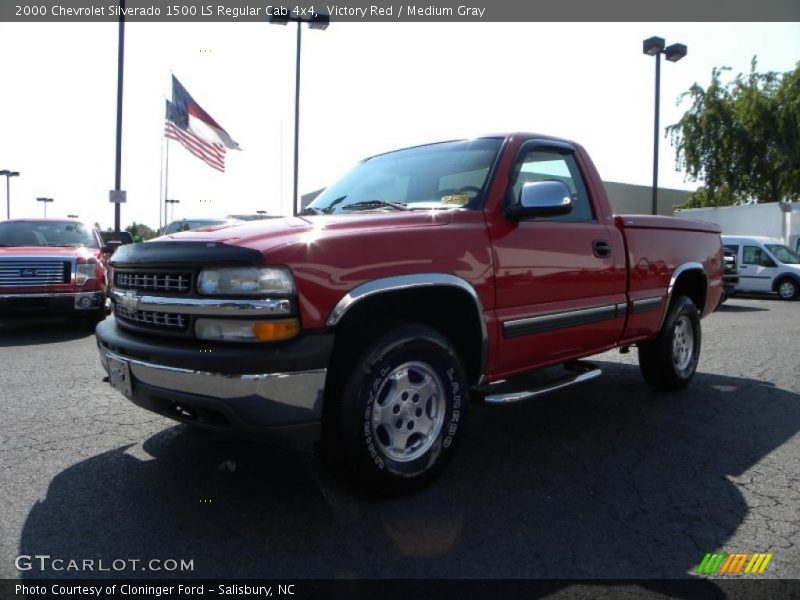 Victory Red / Medium Gray 2000 Chevrolet Silverado 1500 LS Regular Cab 4x4