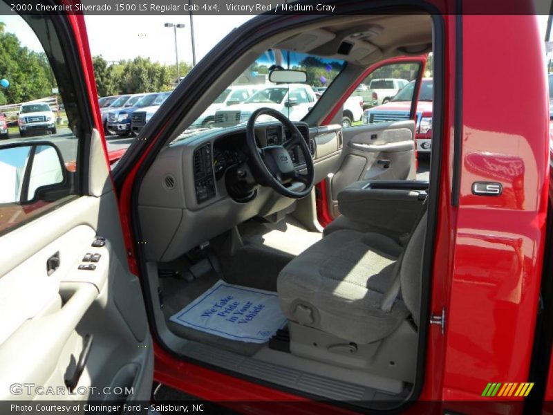 Victory Red / Medium Gray 2000 Chevrolet Silverado 1500 LS Regular Cab 4x4
