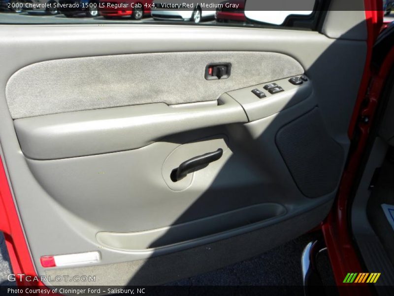 Victory Red / Medium Gray 2000 Chevrolet Silverado 1500 LS Regular Cab 4x4