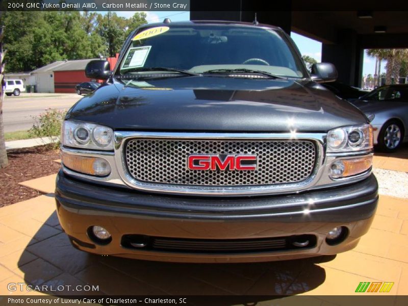 Carbon Metallic / Stone Gray 2004 GMC Yukon Denali AWD