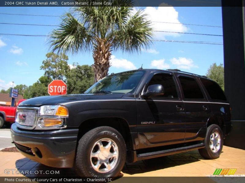 Carbon Metallic / Stone Gray 2004 GMC Yukon Denali AWD
