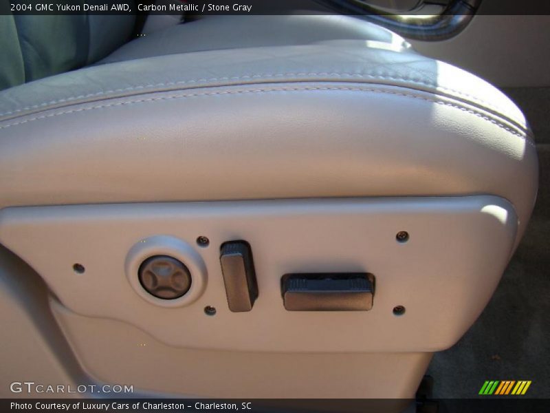 Carbon Metallic / Stone Gray 2004 GMC Yukon Denali AWD