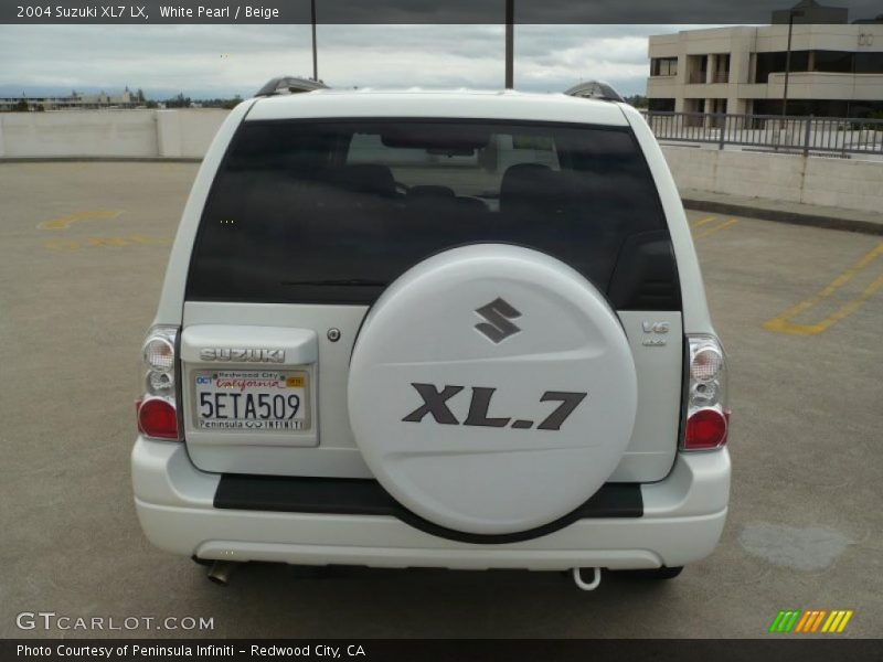 White Pearl / Beige 2004 Suzuki XL7 LX