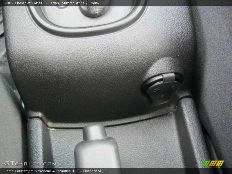 Summit White / Ebony 2009 Chevrolet Cobalt LT Sedan