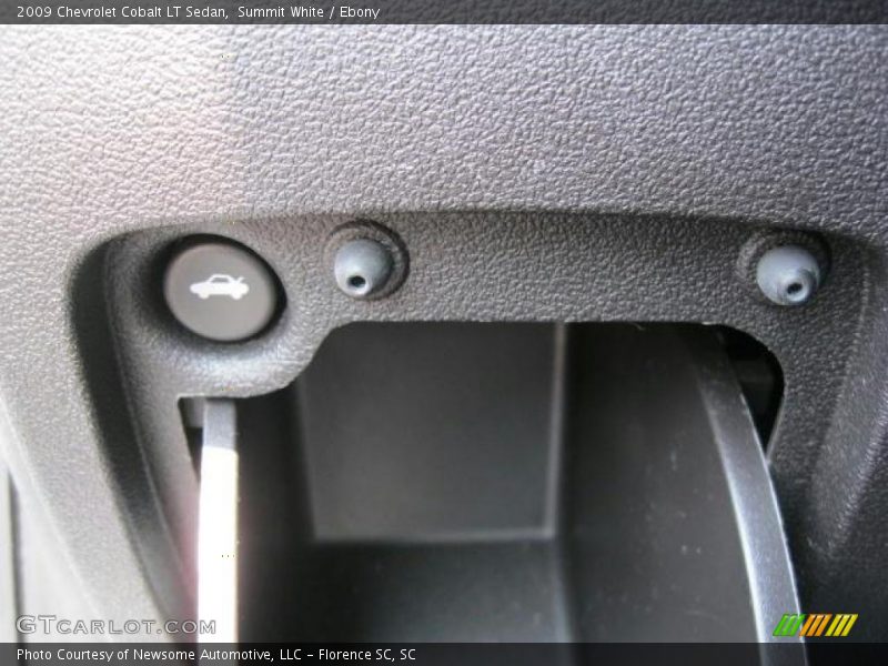 Summit White / Ebony 2009 Chevrolet Cobalt LT Sedan