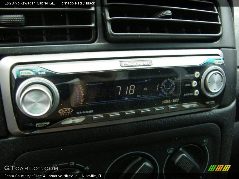 Tornado Red / Black 1998 Volkswagen Cabrio GLS