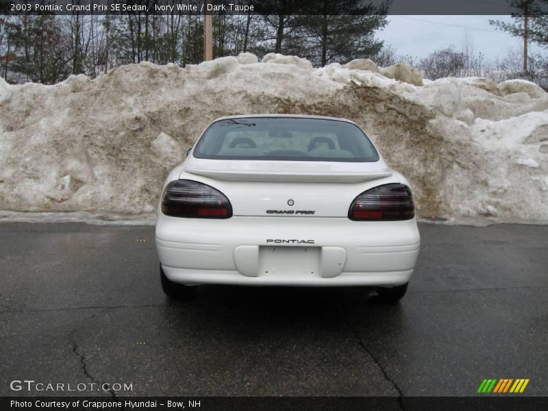 Ivory White / Dark Taupe 2003 Pontiac Grand Prix SE Sedan