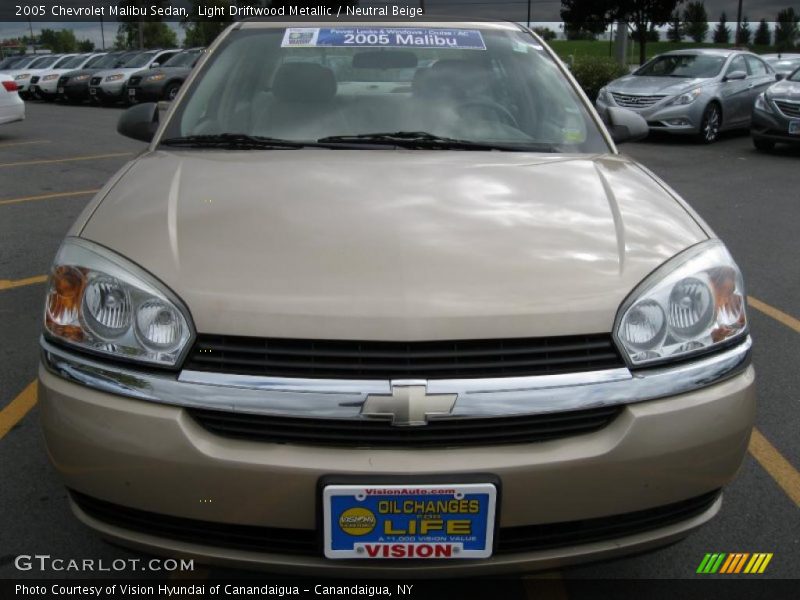 Light Driftwood Metallic / Neutral Beige 2005 Chevrolet Malibu Sedan