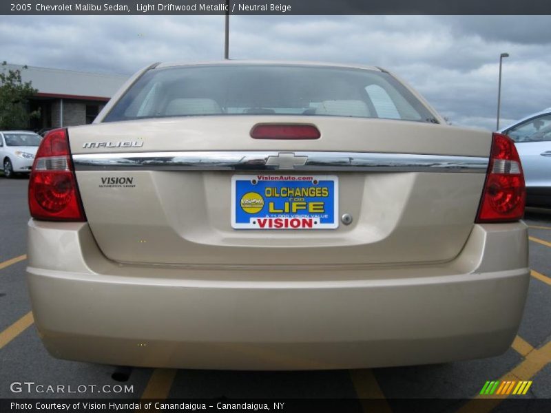 Light Driftwood Metallic / Neutral Beige 2005 Chevrolet Malibu Sedan