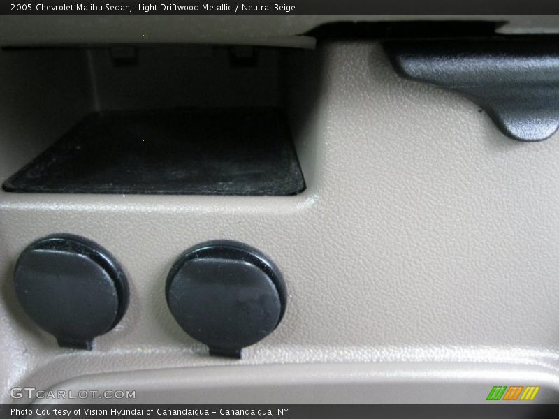 Light Driftwood Metallic / Neutral Beige 2005 Chevrolet Malibu Sedan