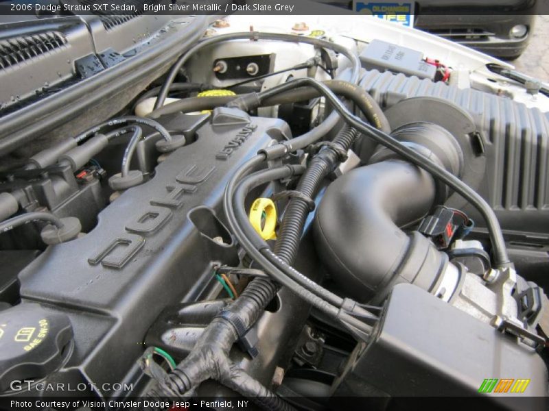 Bright Silver Metallic / Dark Slate Grey 2006 Dodge Stratus SXT Sedan