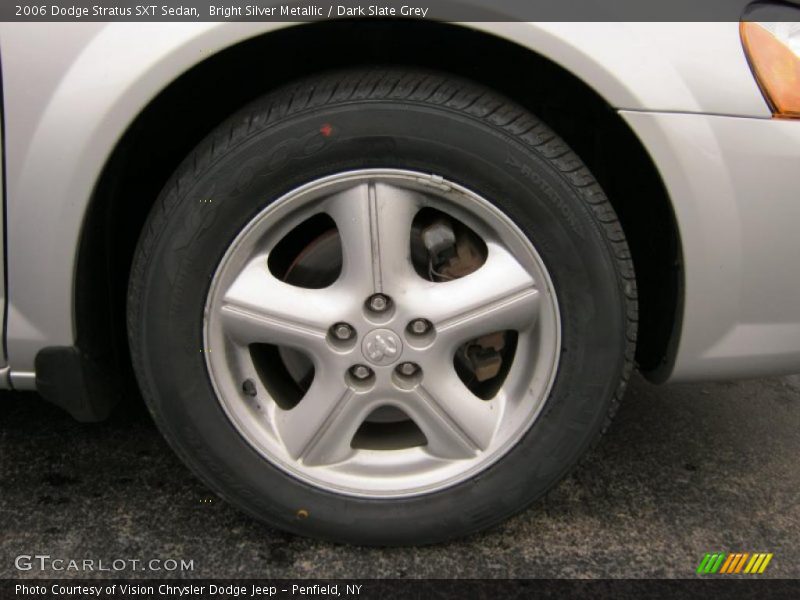 Bright Silver Metallic / Dark Slate Grey 2006 Dodge Stratus SXT Sedan