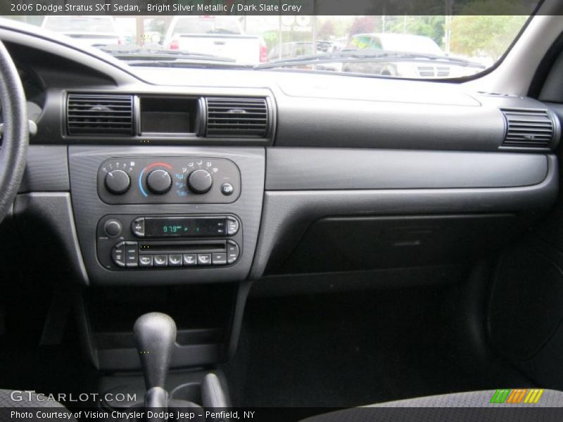 Bright Silver Metallic / Dark Slate Grey 2006 Dodge Stratus SXT Sedan