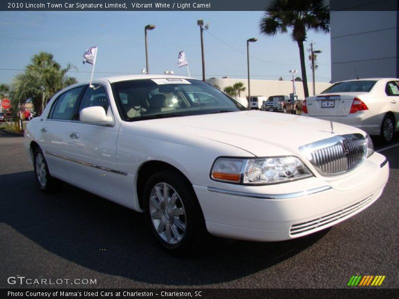 Vibrant White / Light Camel 2010 Lincoln Town Car Signature Limited