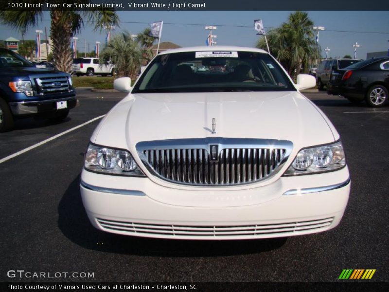 Vibrant White / Light Camel 2010 Lincoln Town Car Signature Limited
