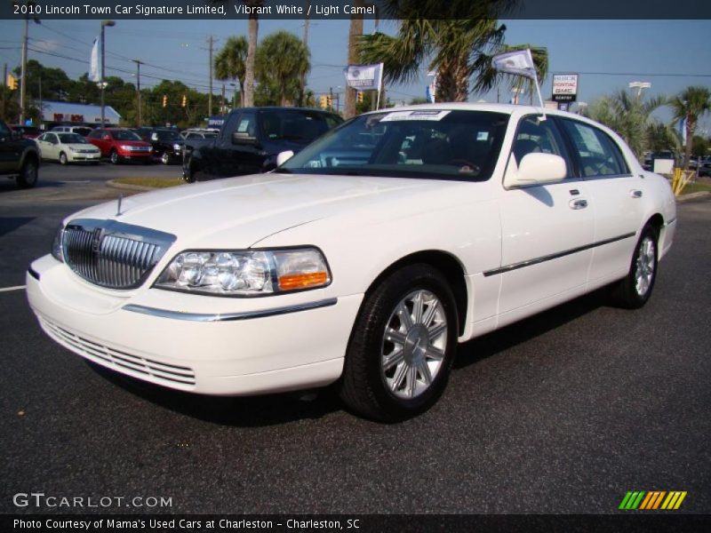 Vibrant White / Light Camel 2010 Lincoln Town Car Signature Limited