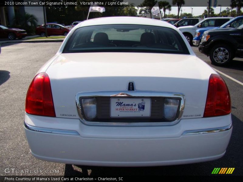 Vibrant White / Light Camel 2010 Lincoln Town Car Signature Limited